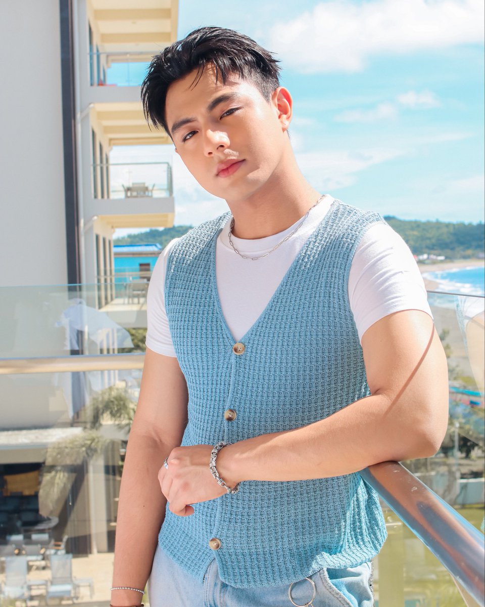 bgyo_ph's tweet photo. #BGYO | #BGYO_OnDemandEP Mall Tour at SM City La Union Photo Series
🧸@BGYO_JL

Lagi niyong binibihag ang aming mga puso. 💙  Thank you for riding the wave with us! 🌊

Keep streaming our newest EP, ‘On Demand’! 
🔗 https://t.co/96rKiIKxZJ

#BGYO #BGYO_OnDemandEP #BGYO_OnDemandMallTour