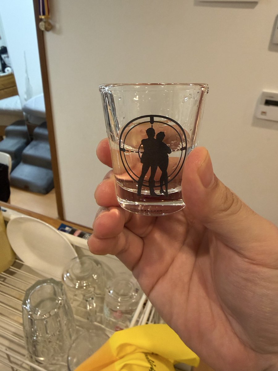 J_P_Deadlock's tweet photo. #マイフィクション
いろいろ言うてますが、ラブストーリーです。
バチバチのラブストーリーとして作りました。

写真は、マイフィクションのヒット祈願に行った時にもらった御神酒です。 https://t.co/VdWOtY3jOZ