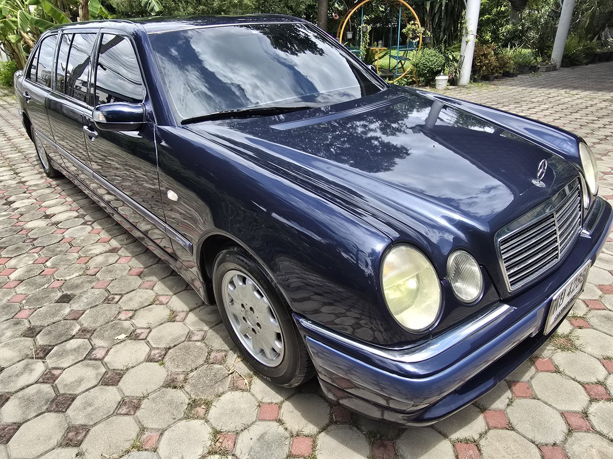 thaithee's tweet photo. I got a MB #W210 Limo for filming
Or I could be your #Transporter.
I could do a little bit of tactical
#shooting and #wingchun ..krub

มีรถให้เช่าถ่ายหนังครับ หรือจะ
เช่ารถพร้อมคนขับก็ย่อมได้ครับ

☎️ 0917956999///0911159988

#CarForRent #RentForFilming
#NotAGrab #Limosine #VIP🚗 https://t.co/rhldgxZnJ0