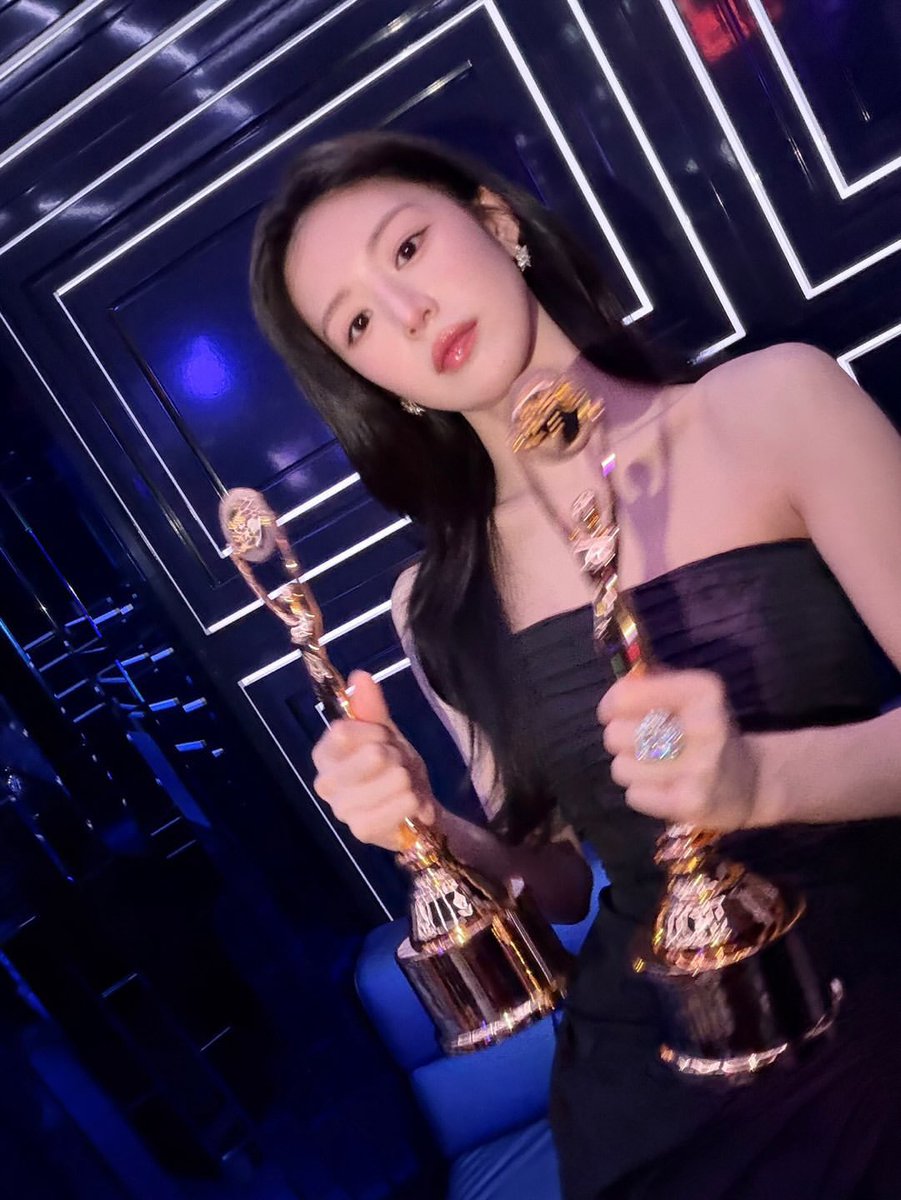 junk_xh's tweet photo. #고윤정 청룡시리즈어워즈 🏆 인스타 게시물 https://t.co/ZMPIhXRyIh