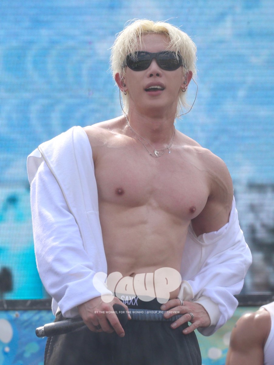 youp_pic's tweet photo. 260802 캐리비안 베이 Water Music Pool Party

#WONHO #원호 https://t.co/uMcIMxs2Pg