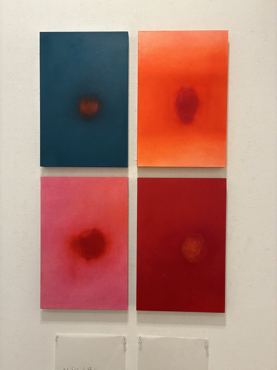 spaceprism's tweet photo. 「花井正子展　赤い実」ただ今終了しました。#ギャラリースペースプリズム https://t.co/wENhFTiJOa