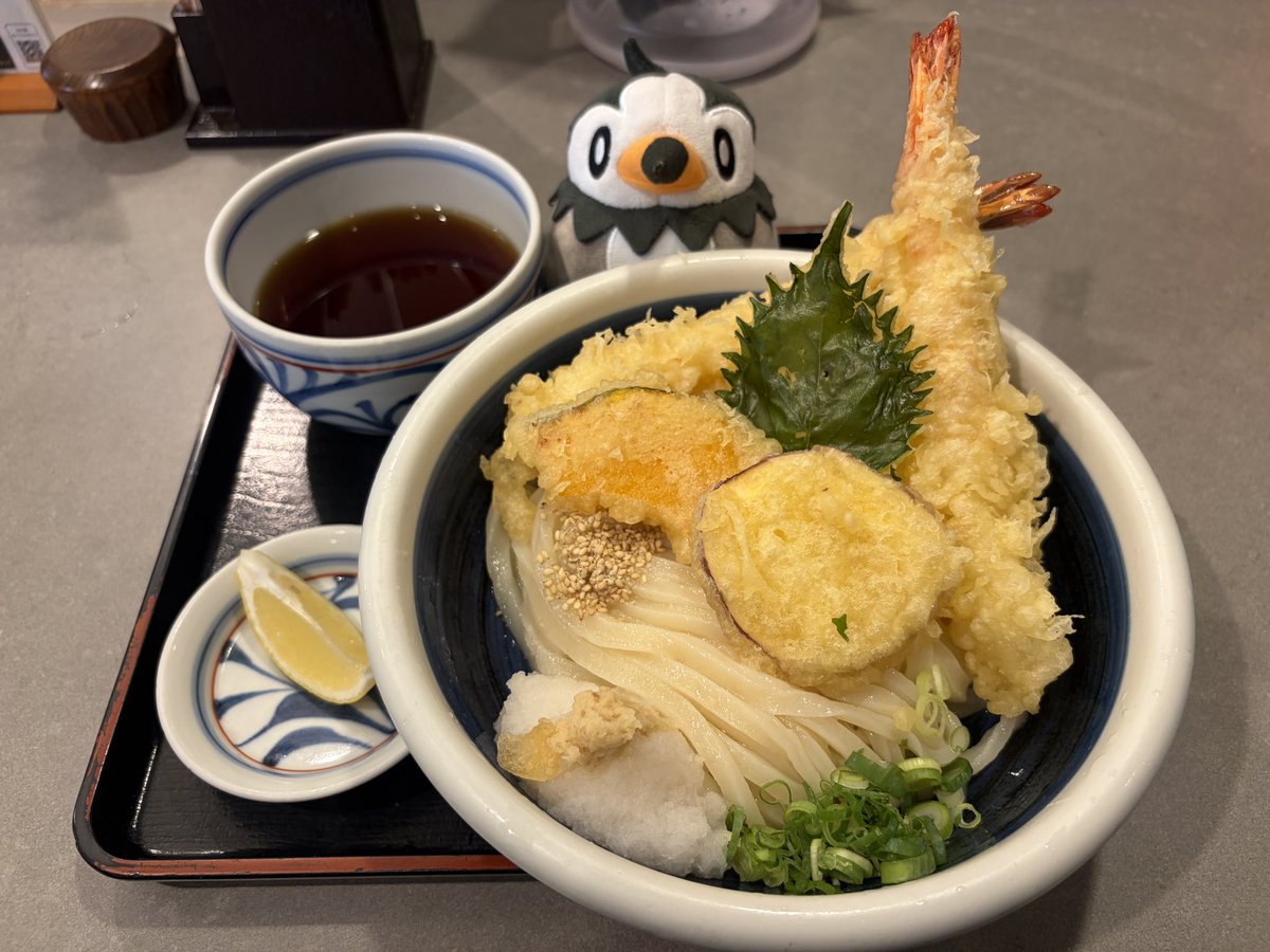 nyomu_2's tweet photo. おっきいえび天のおうどんだにょ！ https://t.co/MbvhlWS22i