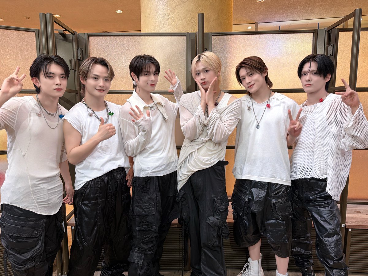 tv_asahi_fes's tweet photo. ＼アーティストフォト公開📸／
🔴六本木会場🟠
🎪コカ･コーラ SUMMER FES 音楽LIVE

🎤#DXTEEN 
📅8月2日（日）公演

#サマフェス2026 https://t.co/IPS4WzwpuB