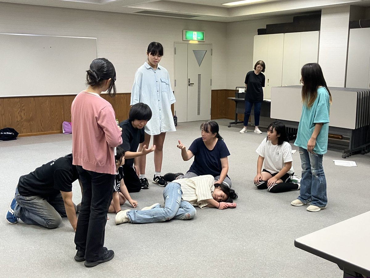 crew_cosmos2007's tweet photo. 今日のコスモス🪐
集会室で自主練✨23日（日）までもう少し！！気合い入れて頑張ります♪
#演劇クルーコスモス
#演劇CrewCosmos https://t.co/qbVdCeD9gB