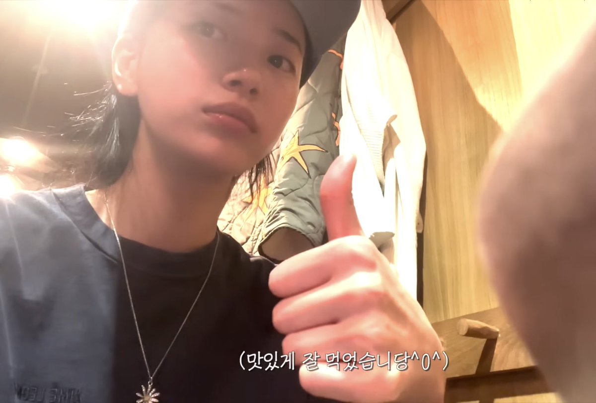 sutozykki's tweet photo. 수지 런던 브이로그에서 가장 많이 다시 본 장면 차이 래퍼와 래퍼여친 수준임 https://t.co/I8ue7lUUAu