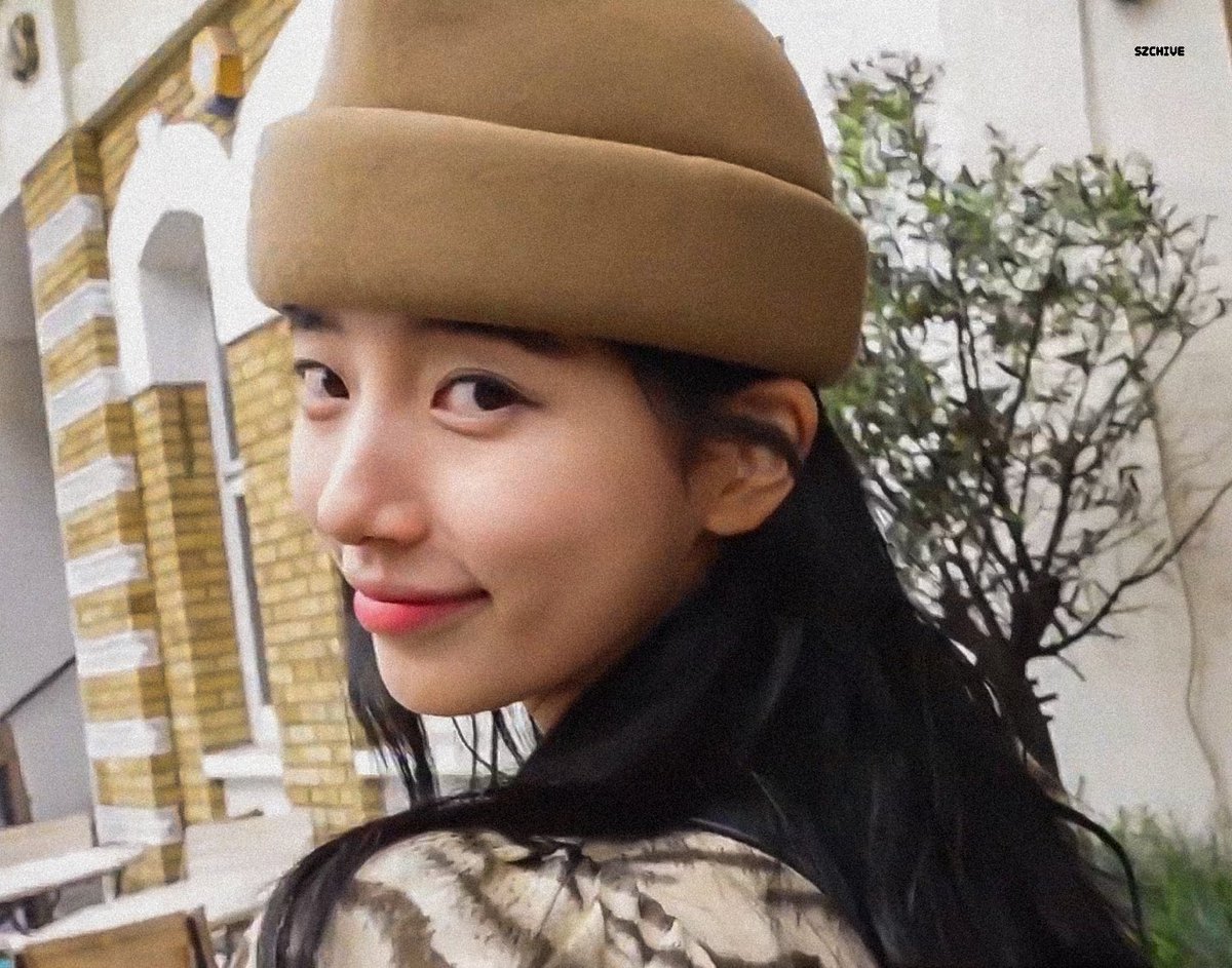 sutozykki's tweet photo. 수지 런던 브이로그에서 가장 많이 다시 본 장면 차이 래퍼와 래퍼여친 수준임 https://t.co/I8ue7lUUAu