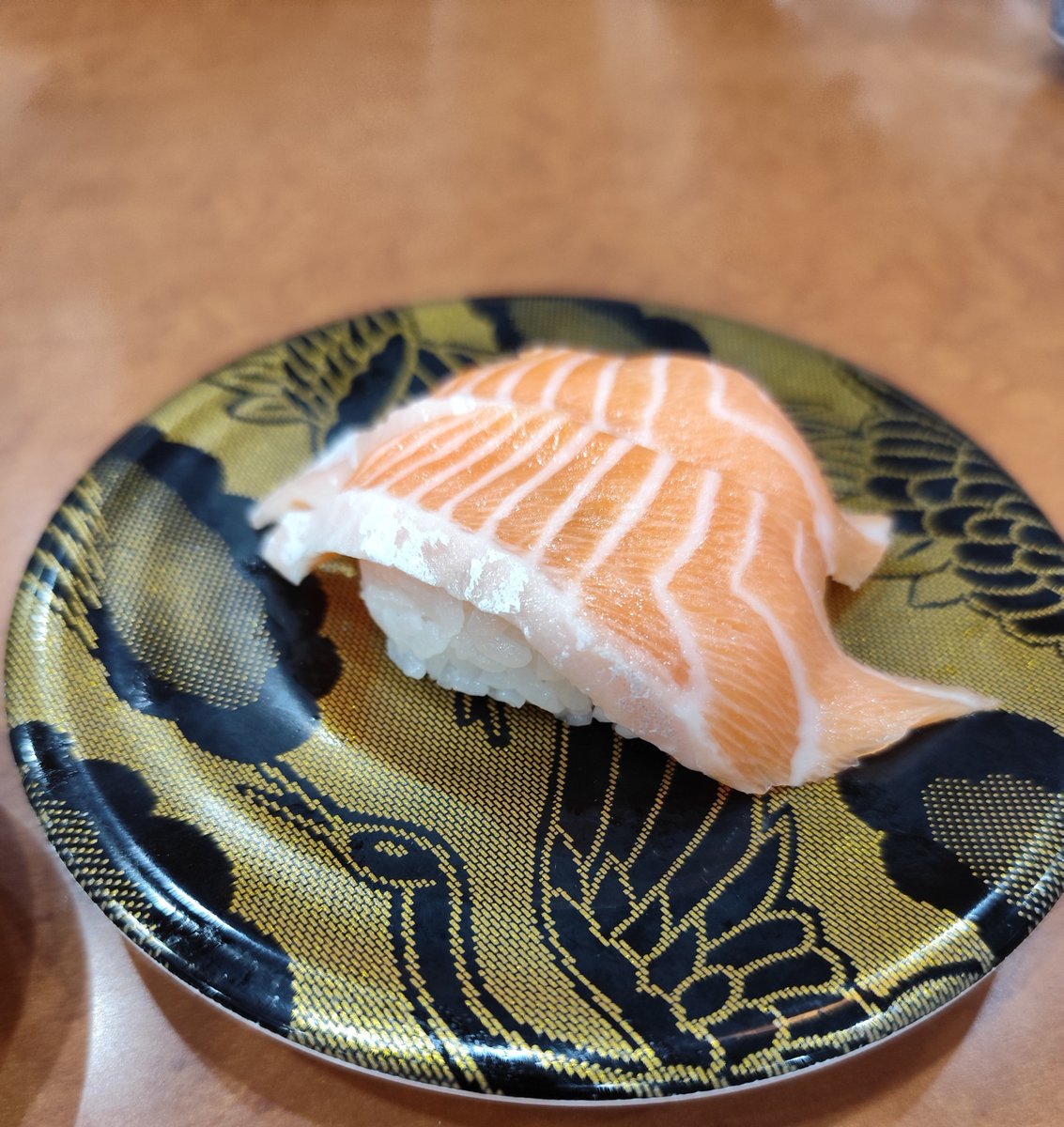Koujou_Stream's tweet photo. 本日はお寿司🍣
6名来店で最終結果は70皿近く積み上がりました。 https://t.co/XBTmeFWlAV