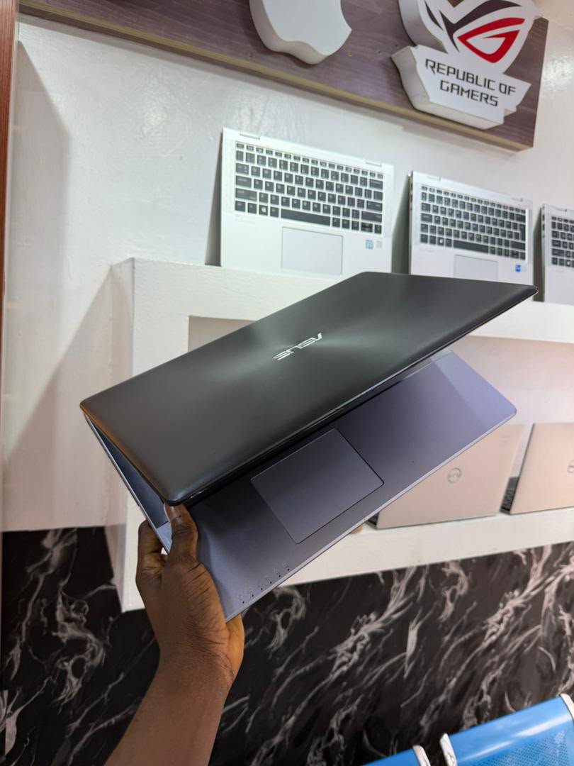 ok_erv's tweet photo. ASUS GAMING LAPTOP
*2GB NVIDIA GETFORCE DEDICATED GRAPHICX

|500 GB storage| 8GB ram | Intel core i5| Speed 2.50 GHz| 7th Generation |15’ inches screen | 2.50 GHz | Wifi and Bluetooth| grey color|strong Battery|
*Price:Ghc 2000*
Loc:Mampong &amp; KNUST Medical Village
Cnt :0241241691 https://t.co/327UHAHUYx
