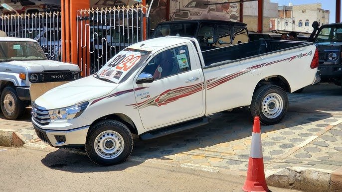 Tankorma711's tweet photo. @ming_wu37385 @iPaulCanada هذه في المملكة العربية السعودية السيارة صنع ياباني من نوع هايلوكس https://t.co/i6E4ibGrT8