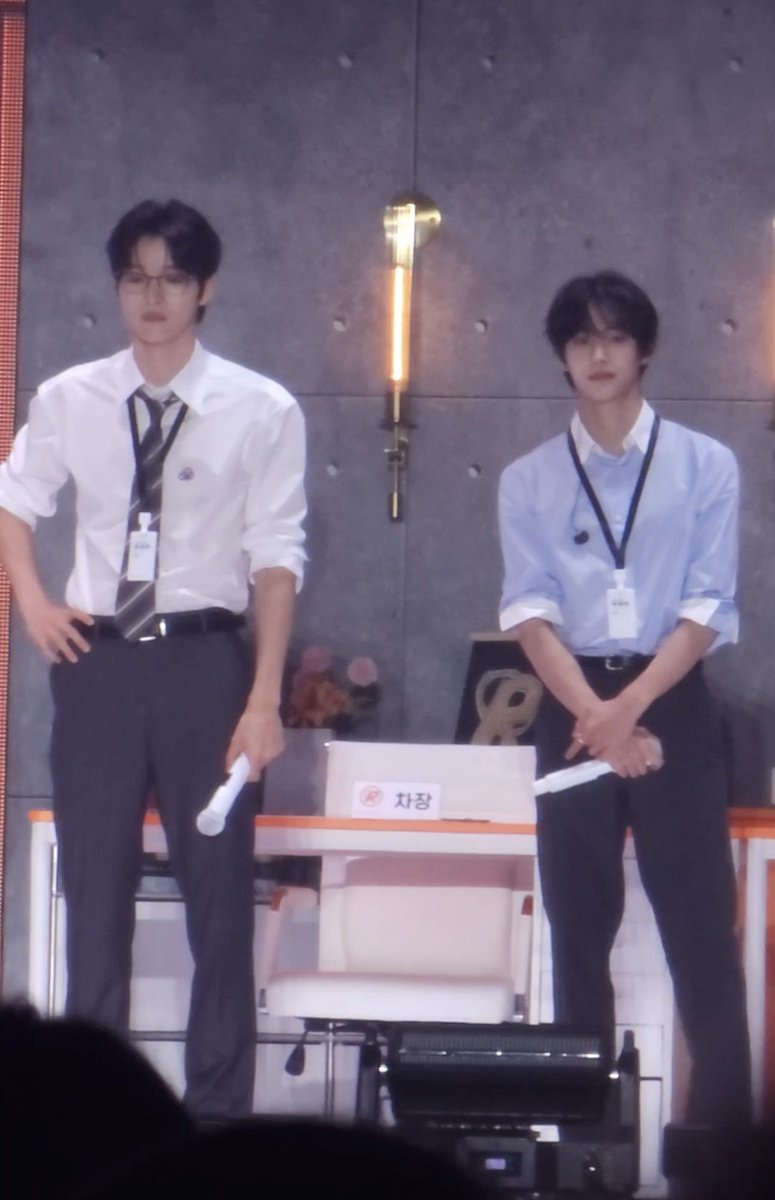 adorabbin's tweet photo. 내가 평생을 염불해온 비엘 그림체가 실사화 된 순간 https://t.co/fPum1G9OVP