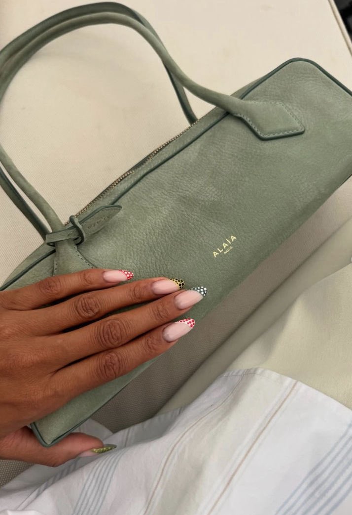 Mimiboards's tweet photo. Alaia Bags 😍 https://t.co/UUlY7ZvPas