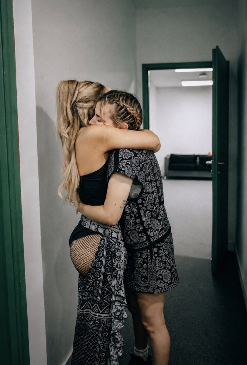 nyx13s's tweet photo. mis chiquitas 😭🤏🏻 https://t.co/oGHiZxMBMd