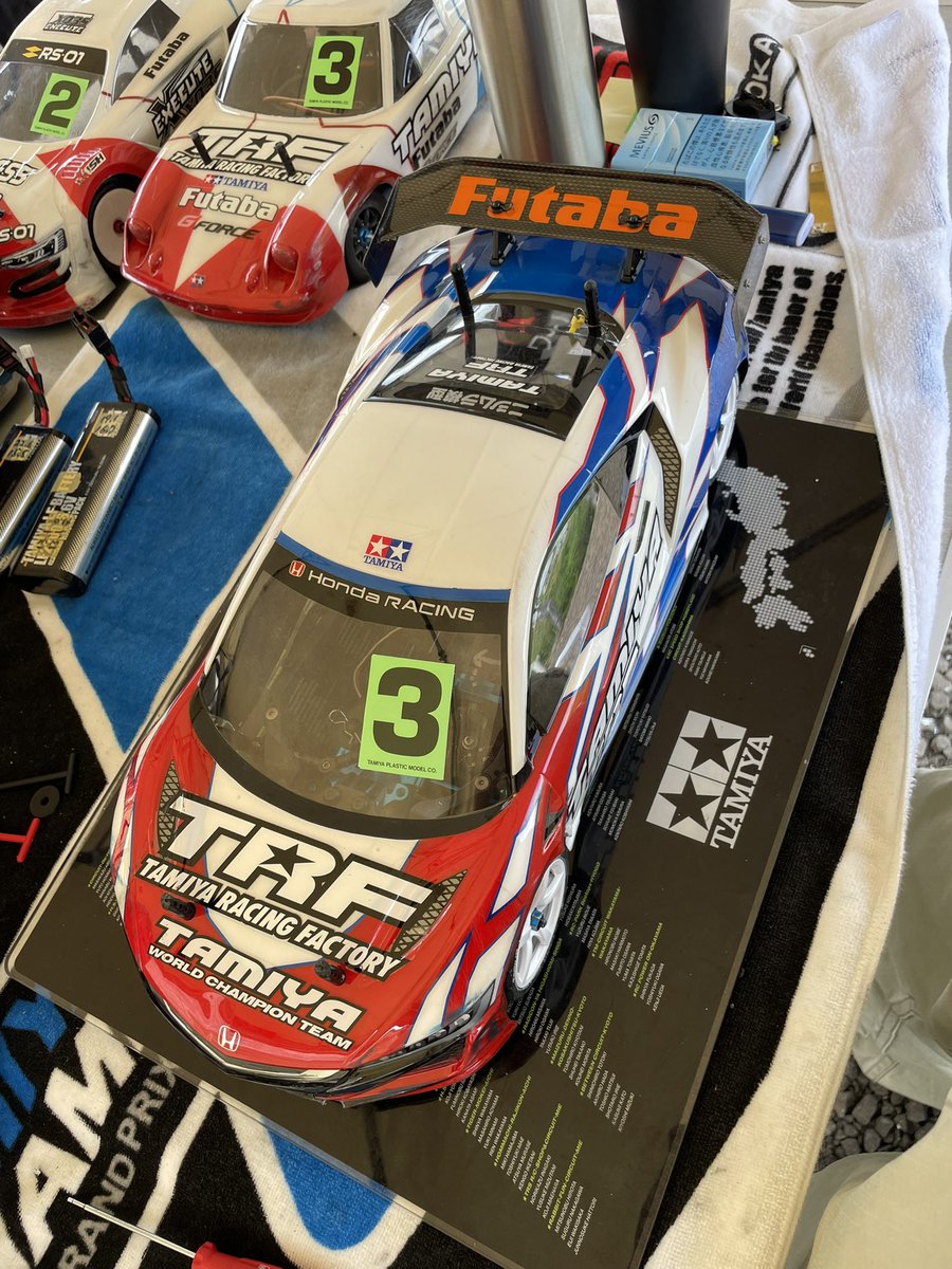Tom46U's tweet photo. GTクラス予選
無難に走ってこちらも3番グリッドをゲット
どちらもTOP二人にはついていけない感じですが…
決勝もミス無く走り切りたいですね( ^ω^ )
#タミヤRC https://t.co/r0MUTu69e3