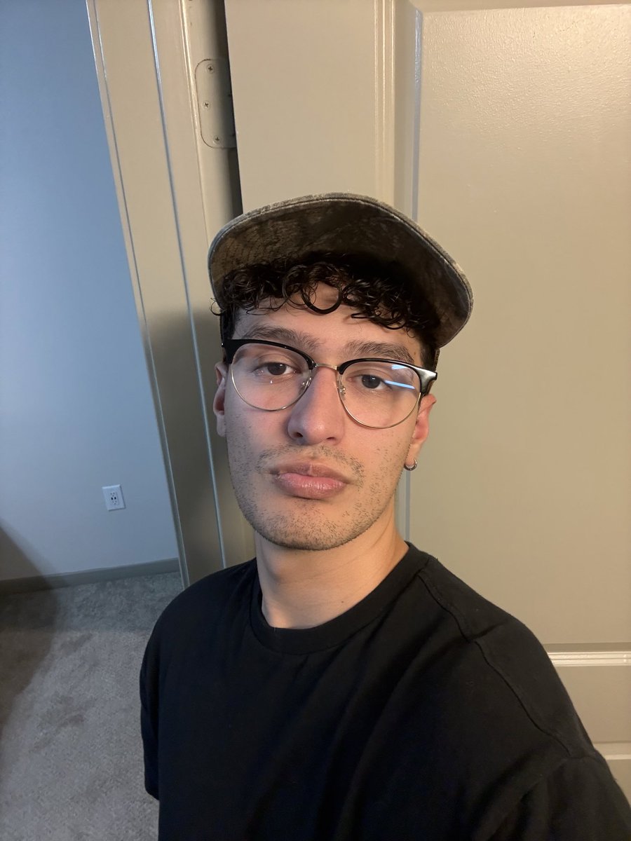 ericrequ3 tweet picture