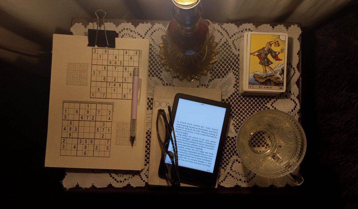 saintoflambs's tweet photo. saturday night setup https://t.co/ugn1QVaJYw