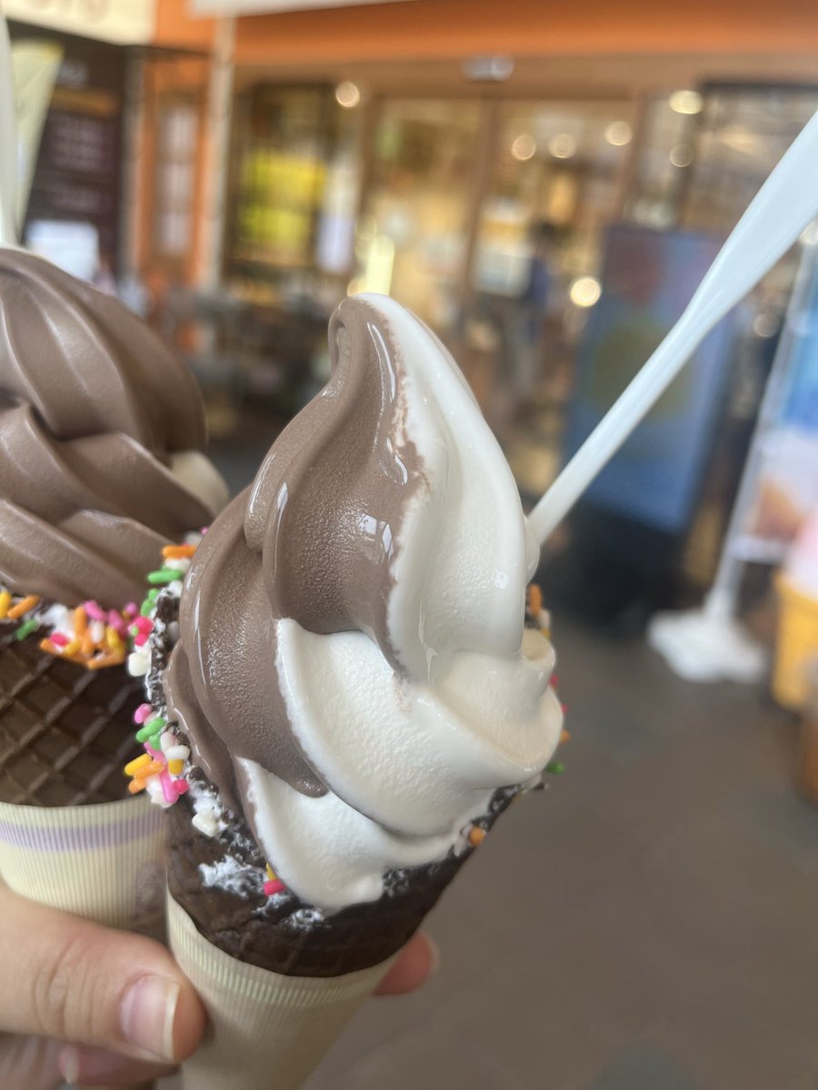 tomamot's tweet photo. ソフトクリームを食した🍦 https://t.co/KFzRanvefw