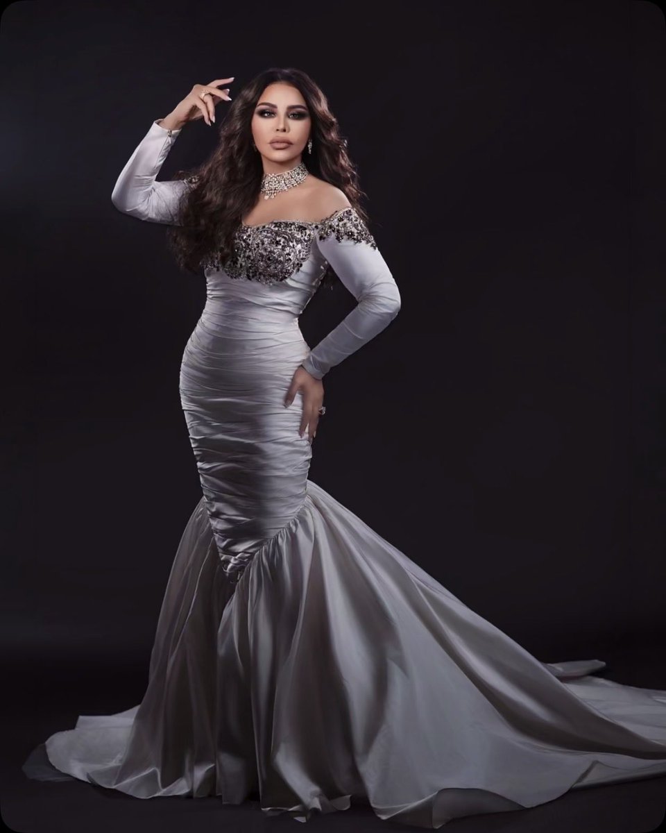 inoon74's tweet photo. AHLAM x ZUHAIR MURAD

الثنائية اللي أصبحت حالة استثنائية بعالم الموضة واللي جعلت الكثير من الفنانات يمشون على طريقها ! 

الإطلالة ملكية والفستان بعد تعديل احلام وإضافة الأكمام اصبح اكثر فخامة وأناقة 🤍 https://t.co/ld7gB1PWXm