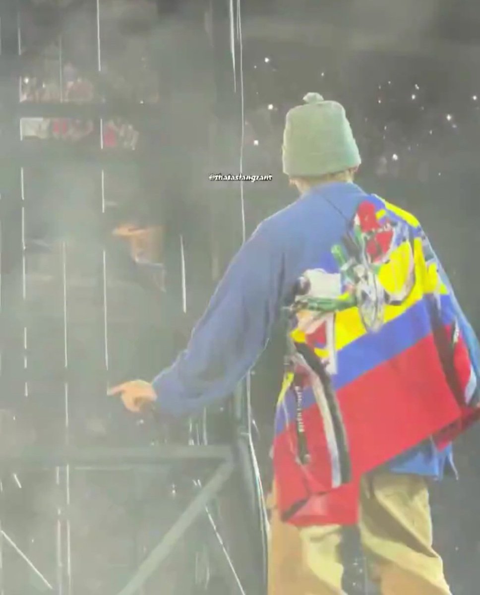 TataLovesArt2's tweet photo. Taehyung put vintage Polo Ralph Lauren Polo Sport Cycle 1992 Stadium Jacket over his turtleneck. https://t.co/0HW3Enl0T1