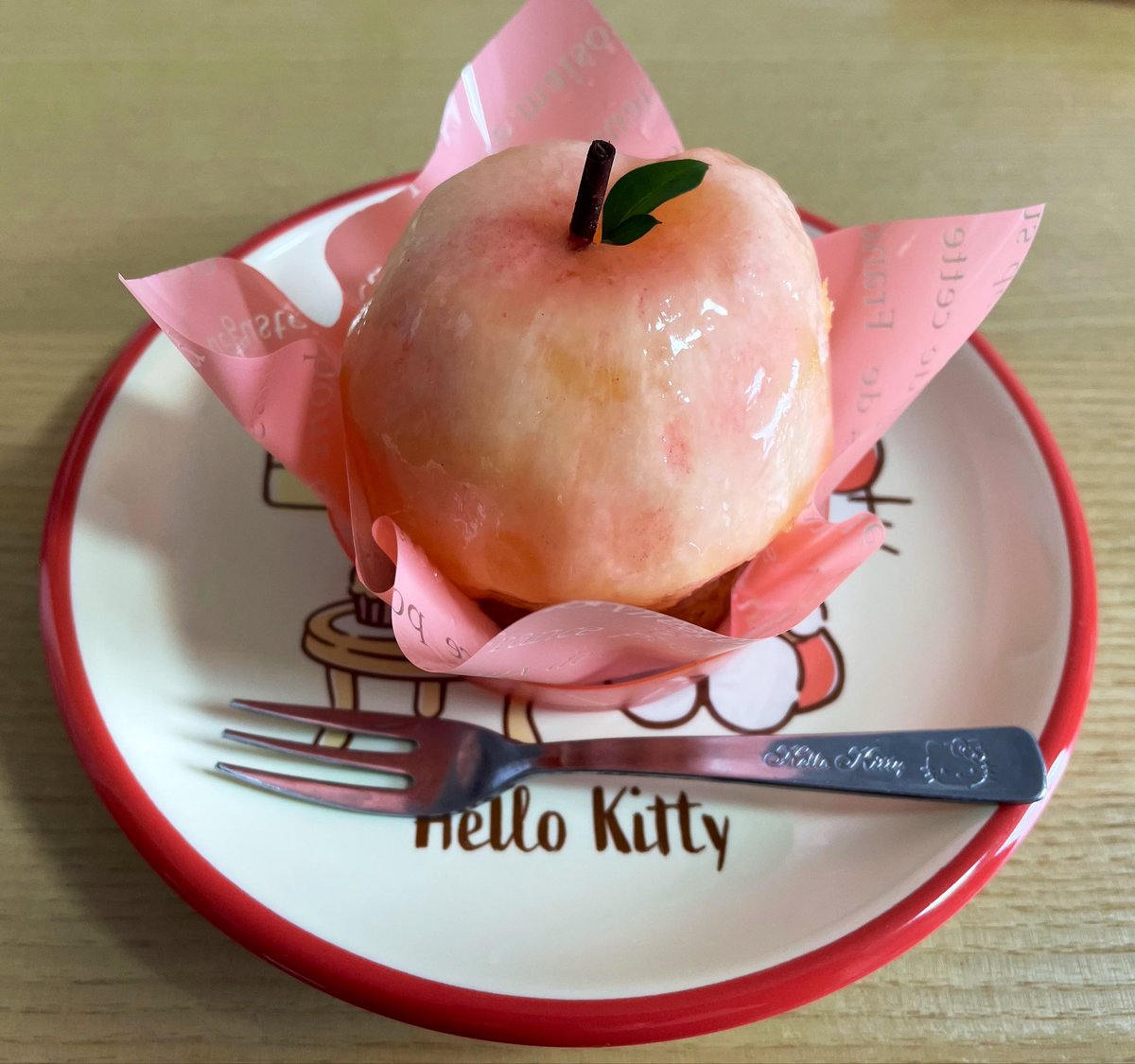 ppks0317's tweet photo. 桃のケーキ🍑 https://t.co/ObetHLx1AZ