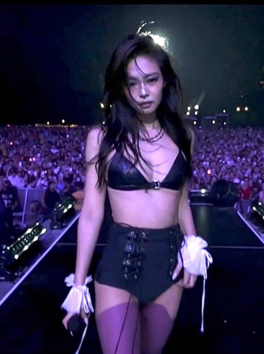 pourlesjolies's tweet photo. JENNIE https://t.co/SYMwCK4fEk