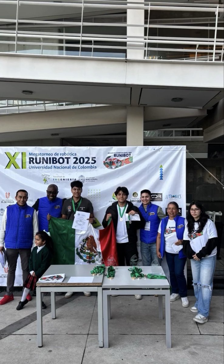 alv_daniel1's tweet photo. Memories of Runibot 2025: a great adventure and experience.

Unfortunately, two months after this, someone stole my two robots.

If anyone recognizes them, let me know. https://t.co/GO1gMxU6Bz