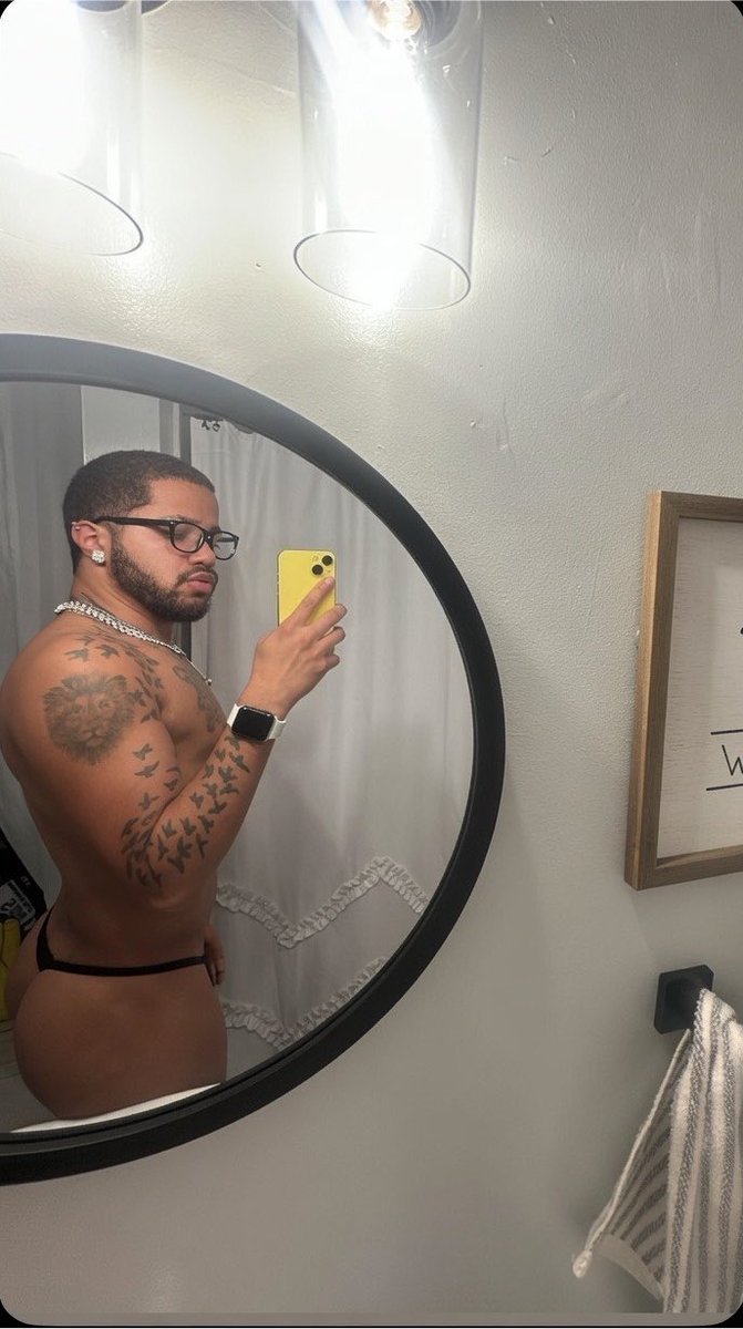 King4Taino's tweet photo. He Said I’m Build Like A Baddd Hoe , 😍👅 https://t.co/9CskFF21Tq