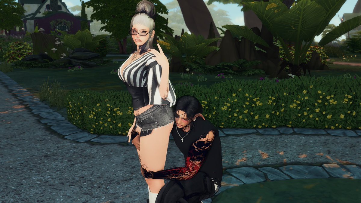 Rahbabiii's tweet photo. Can finally pos for national girlfriends day, thanks to my new man https://t.co/f5jFQGhILM