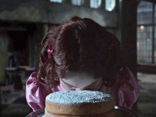 M0RBIDSWAG's tweet photo. There’s cake on the counter I mustn’t  resist #edtwt #shedtwt #asoue https://t.co/ME5Xa5qEgD