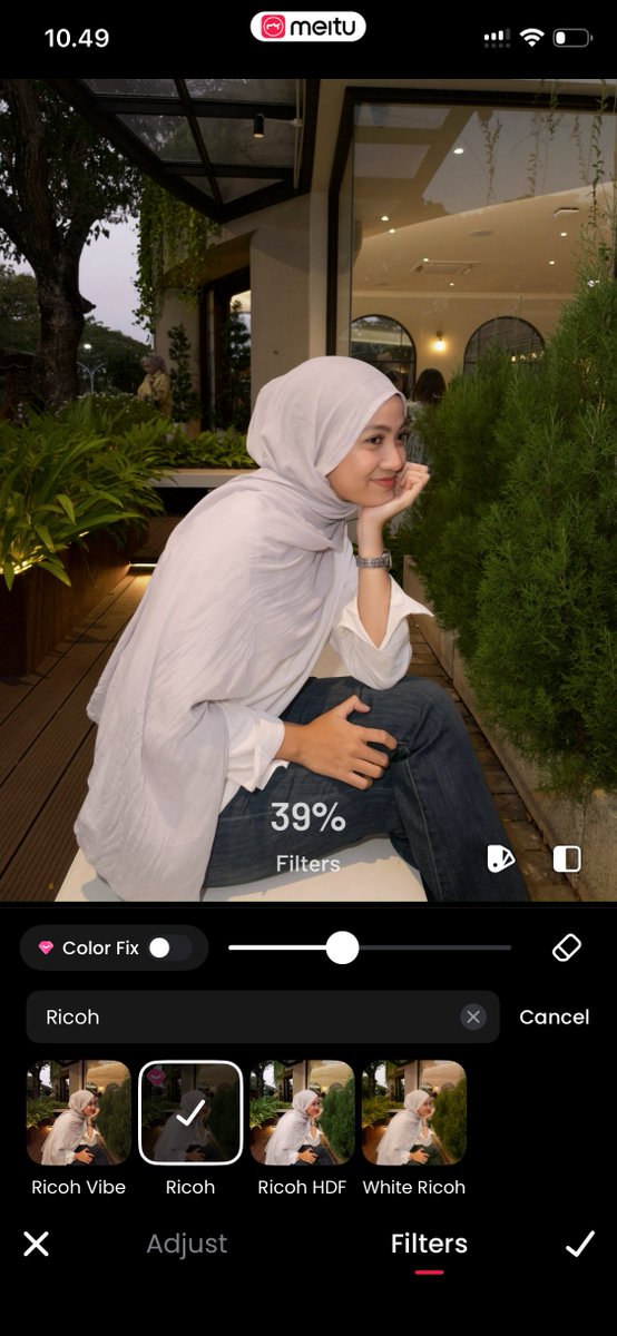 markleesaurs's tweet photo. Rame bgt banyak yang minta tutor, here is quick tutorial yaa✨🪄

Disclaimer : effect yang aku pake premium, bagi pengguna baru bisa try on dulu 7 hari gratis!!

- langsung saja ke photo > effecf
- pencet ricoh yang ada bintangnya
- sesuaiin sama yang kalian mau biasanya aku antara 35-58% ini tergantung foto asli sama seberapa pengen kalian pakein effectnya (aku pribadi gasuka terlalu kuning jadi biasanya di 35-39 ajaa)
- lanjut ke adjust ini biasanya buat nerangin sekitar foto atau buat mempertajam (yang aku pake biasanya brightness, contrass, highlight, shadow, enhancer kalo fotonya kurang hd)

Cont—