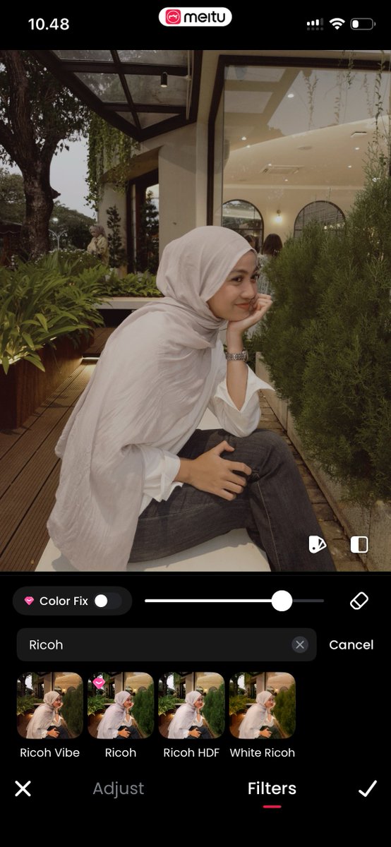 markleesaurs's tweet photo. Rame bgt banyak yang minta tutor, here is quick tutorial yaa✨🪄

Disclaimer : effect yang aku pake premium, bagi pengguna baru bisa try on dulu 7 hari gratis!!

- langsung saja ke photo > effecf
- pencet ricoh yang ada bintangnya
- sesuaiin sama yang kalian mau biasanya aku antara 35-58% ini tergantung foto asli sama seberapa pengen kalian pakein effectnya (aku pribadi gasuka terlalu kuning jadi biasanya di 35-39 ajaa)
- lanjut ke adjust ini biasanya buat nerangin sekitar foto atau buat mempertajam (yang aku pake biasanya brightness, contrass, highlight, shadow, enhancer kalo fotonya kurang hd)

Cont—