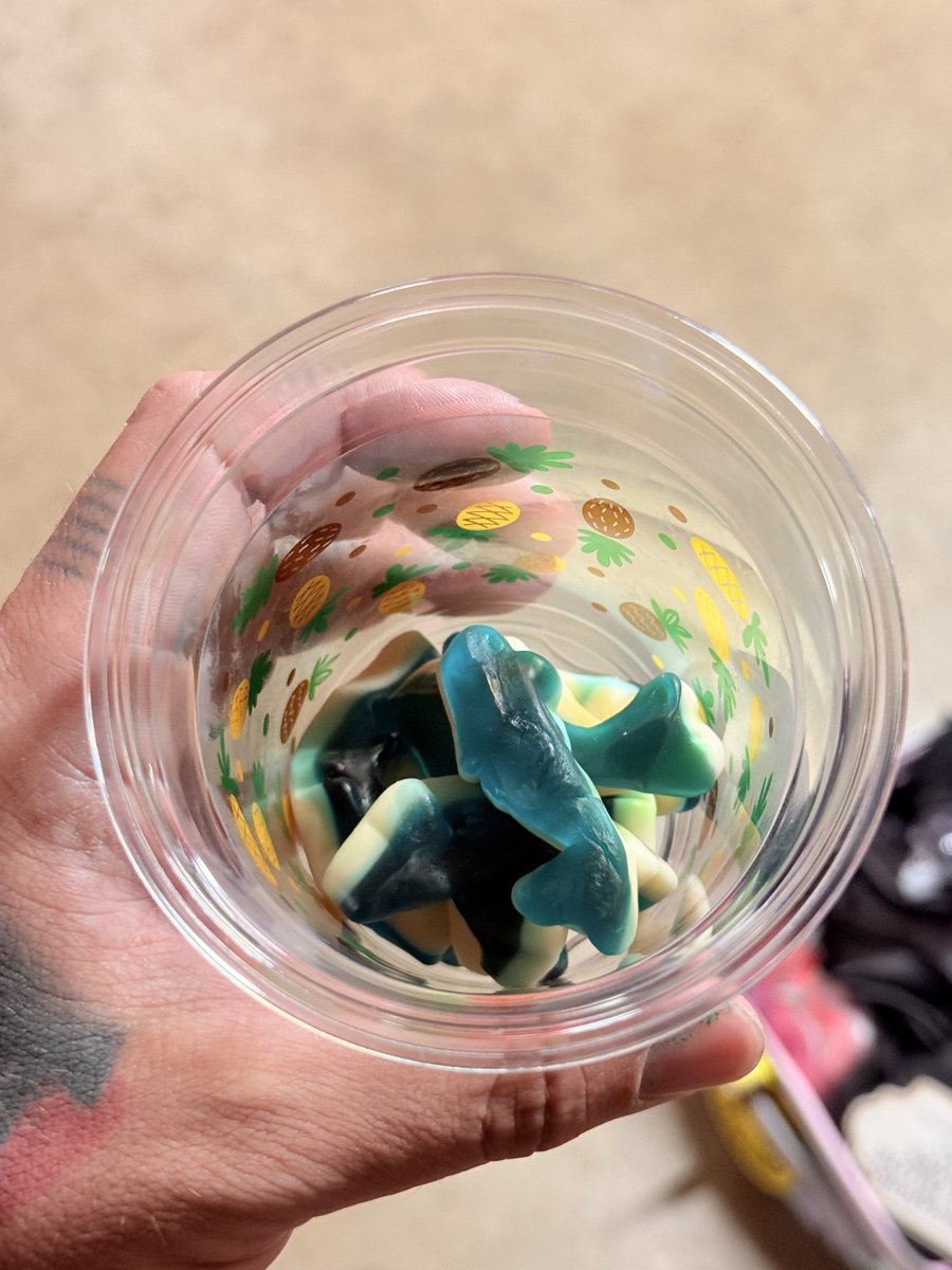 StoopidLeezard's tweet photo. Something to take the edge off https://t.co/R9GIYez0V0
