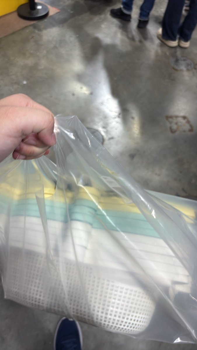 somsum47's tweet photo. รับหิ้วตะกร้าแมววันสุดท้าย เหลือแค่สีเดียวแล้วค่ะ
ค่าหิ้ว+70 ส่งปณ.ส่งแมสราคาตามจริงค่ะ
ตอนนี้เหลือสี
🤍ขาว 5 ใบ
สนใจ Dm ได้ค่ะ มีของพร้อมส่ง
#petexpo #petexpo2026 #PETEXPOCHAMPIONSHIP2026 https://t.co/Nkb6CYDrKR