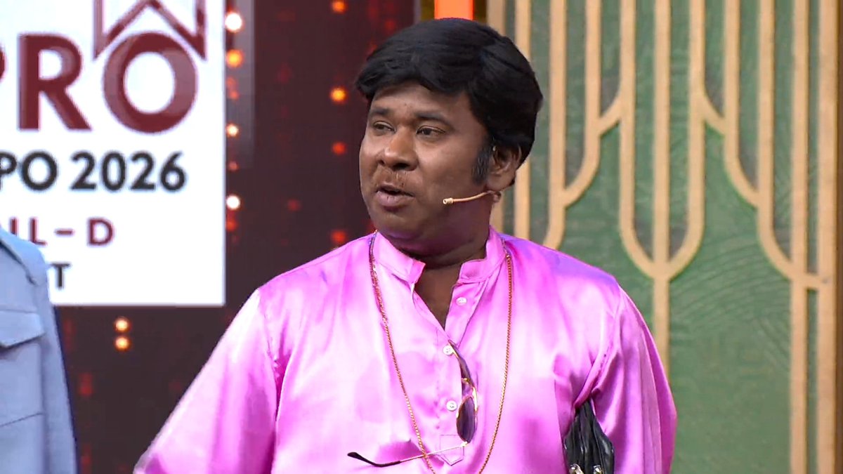 Nandhan_Talkz's tweet photo. இப்போலாம் ராமர் அடிக்கிற கவுண்டர் எல்லாம் பயங்கரமா இருக்கு 😂

மாகாப ஆனந்தை  வச்சு செஞ்சு விட்டுடறார் ராமர் 😂

அதுவும் God Uh mode uh -னு சார்ஜ் ஏத்திட்டு போடுற கவுண்டர் இருக்குல்ல அதுல ஒவ்வொரு கவுண்டர்லயும் மாகாப ஆனந்த செய்யோ செய்யுன்னு செஞ்சுடறாப்ல...

அதுவும்  Core கன்டென்ட் என்னவோ ஒன்னு தான். ஆனா அதுல பல மாதிரியா யோசிச்சு தெறிக்க விடுறார்.

போன வாரம் சாவி கன்டென்ட் இந்த வாரம் தண்ணி டேங்க் கன்டென்ட், தொப்புள் கவுண்டர் இருக்குல்ல 😂😂😂

இதுல எல்லோரையும் காலி பண்றேன்னு கொஞ்சம் கிரிஞ்சா காமெடி பண்ற மாகாப ஆனந்தை  இவர் தூக்கி சொருவிட்டு போயிட்டு இருக்காப்லனு தான் சொல்லனும்😂😜

இதுல பாசிட்டிவ் என்னன்னா ரெண்டு பேரும் மாத்தி மாத்தி கலாய்ச்சுட்டு நின்னாலும் அதை ரொம்ப பாசிட்டிவா ஜாலியா எடுத்துட்டு இருக்க அந்த Bonding தான் நாம பார்க்க வேண்டியது...

இது பாக்க நல்லா இருக்கு 👌