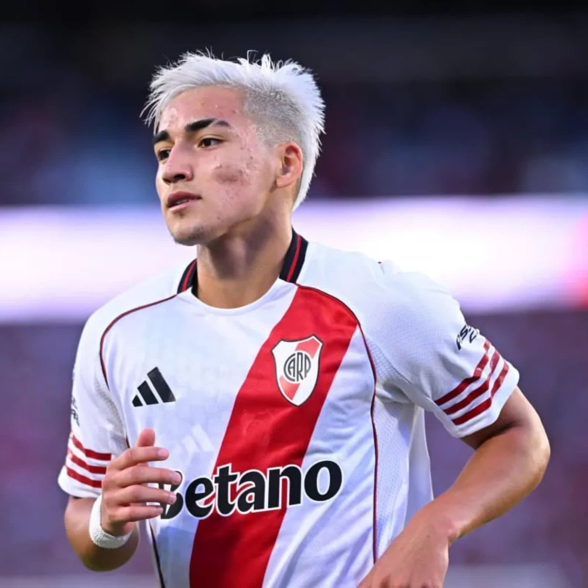 Siemprelaliga2's tweet photo. #River | #MercadoDePases

✅ CONFIRMADO

SE VA DEL CONTAINER 

Subiabre a #Tigre.

Préstamo hasta el 31/Dic/2027

Sin cargo ni opción de compra.

Cláusula de repesca en todos los mercados de pases

Vía: @sofiaanibal https://t.co/7on5ek1MK7