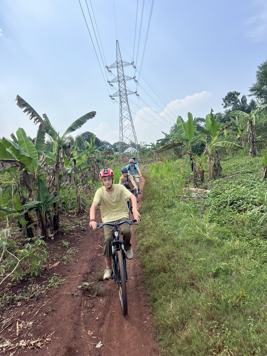 BikeToursUganda's tweet photo. #exploreuganda by 🇺🇬✨ +256760997120 https://t.co/QeHAlW4VcP