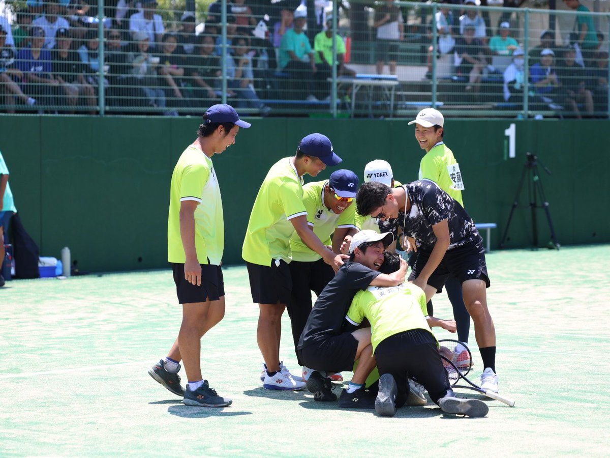 JSTA_official's tweet photo. 野田・楠田３-④片岡・石灘
酒井・前道？-？安藤・安藤
大熱戦の１対戦目は東邦ガスが先勝です。 https://t.co/7xwC8wxYqT