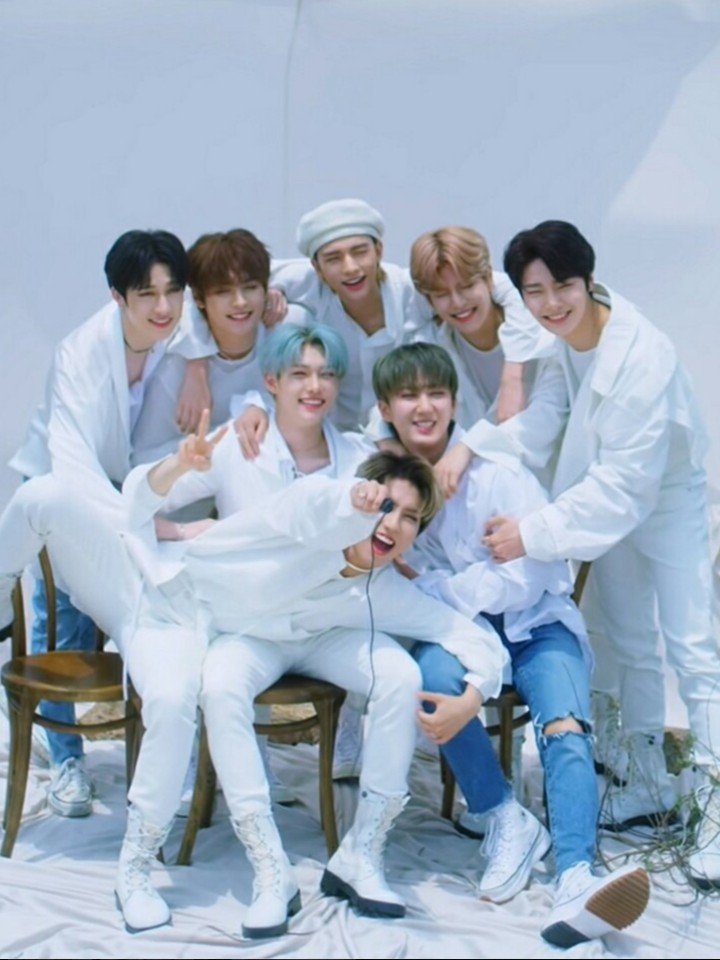 _justdanyelaaa's tweet photo. @hyunedeal HAPPY STAY DAY 🫶🏻♾️
#An8ternityWithSKZ
#별빛처럼_스키즈곁에서_STAY

@shinebokcart @zerosetrash @SK1JEU https://t.co/qCr8l34ugi