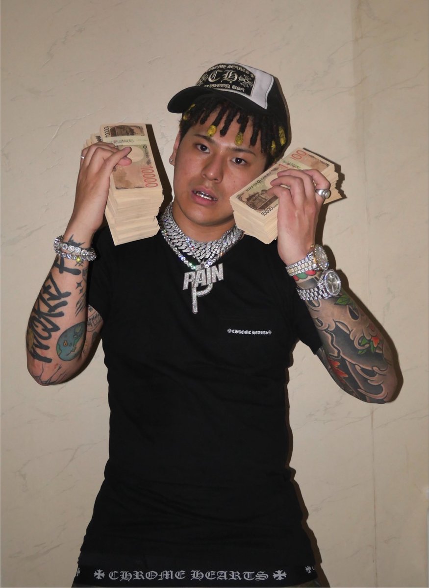 pain__jp's tweet photo. FLEX💴💎👱🏻‍♀️🏎️ https://t.co/IybF5BEax9