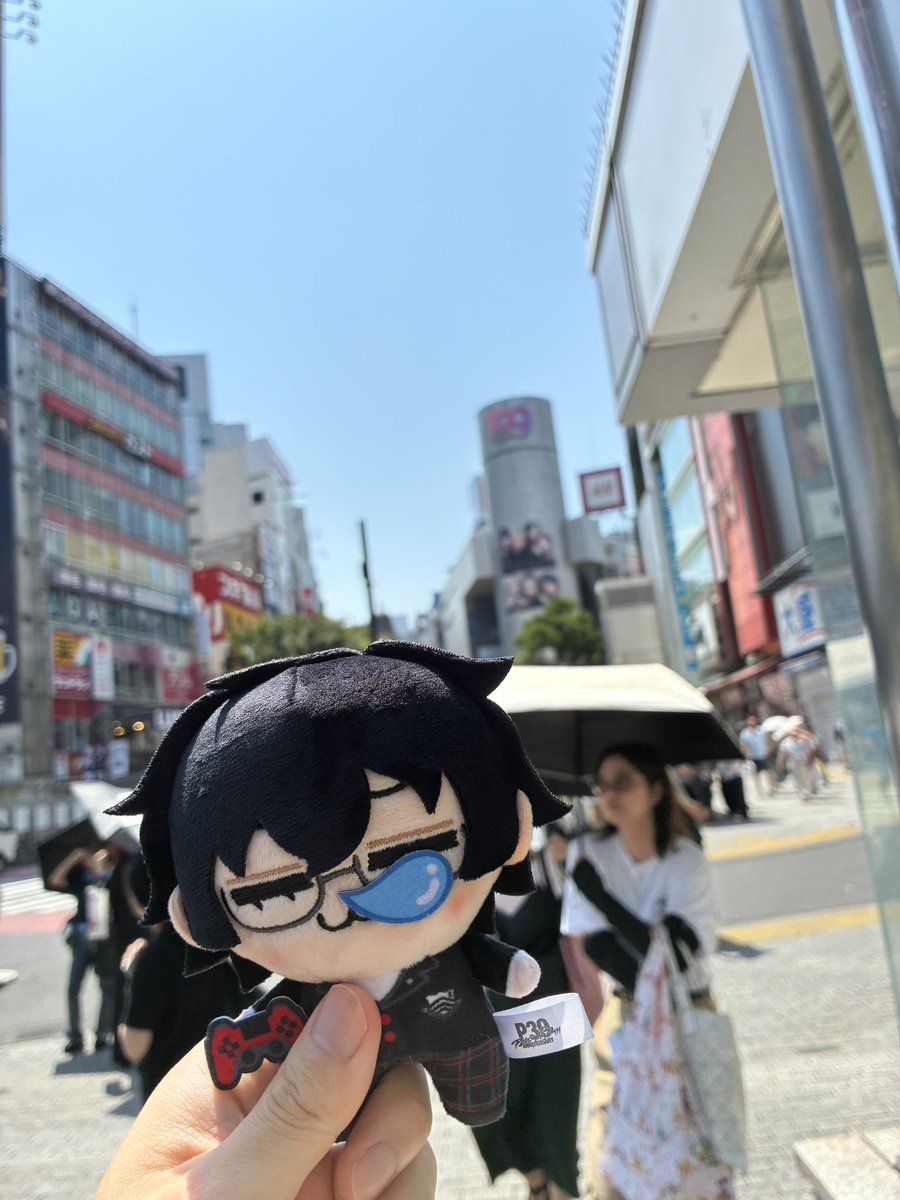 Compass_p345's tweet photo. 人生初のぬい写
持ち方と奥ボケすぎの初心者感をどうぞ https://t.co/TtOy6XhZLc