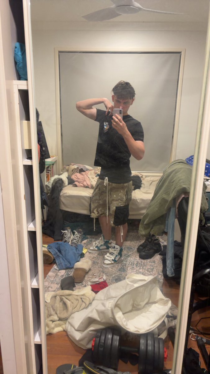 pleasedtoXx's tweet photo. Who’s gonna help this teen buy his next pair of shoes? https://t.co/ucTtQt927q