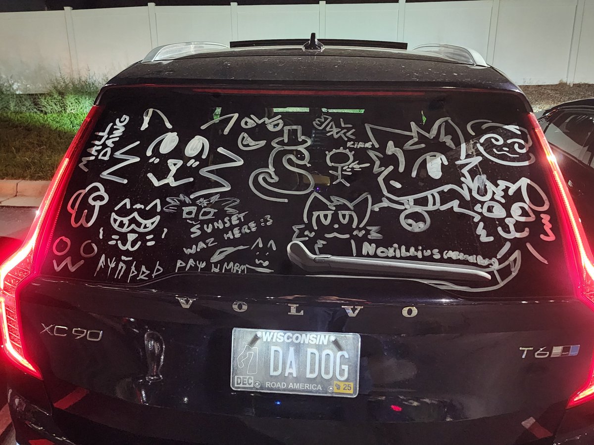 ToastShepherd's tweet photo. Thanks everyone who doodled on my windows at #AnthroWeekendUtah car show, this turned out amazing
#AWU https://t.co/OA67X1yn2E