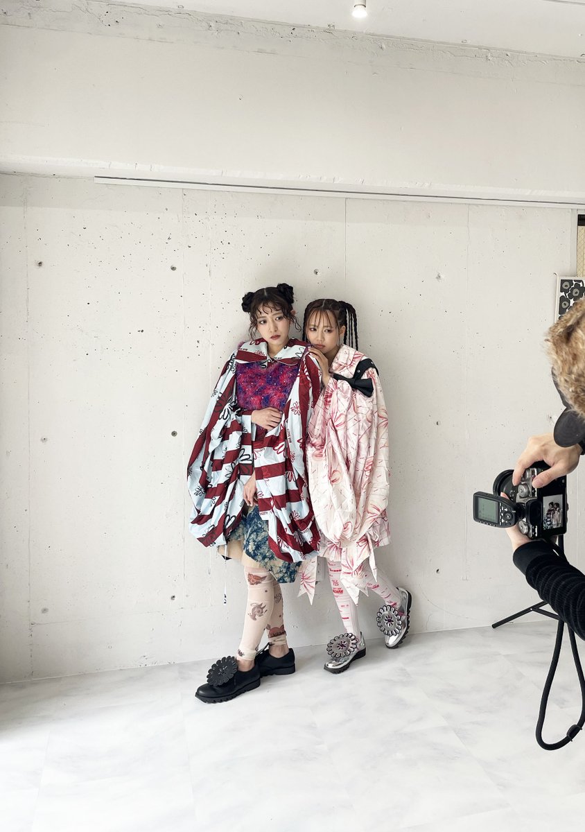 idolfile_jp's tweet photo. 【フォロー＆RP企画】
『IDOL FILE Vol.40』発売中！🤍

超ときめき♡宣伝部の吉川ひよりさんと小泉遥香さんのツーショットのチェキを1名様にプレゼント！🎁

(@idolfile_jp)と(@sendenbu_staff)を 
フォロー&このポストをRPしたら応募完了！ 
※発送は2026年9月末以降

応募期間：
✔︎2026年9月30日(水)23:59迄

#IDOLFILE