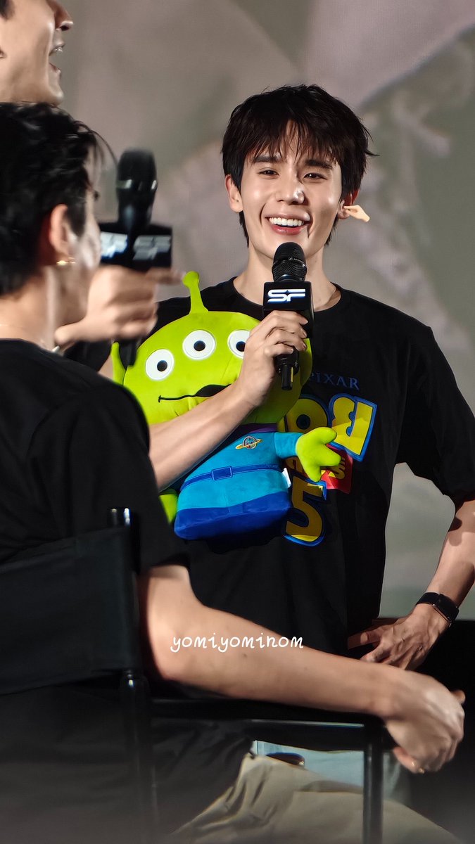 9nitongz's tweet photo. เอ็นดูน้อง ยิ้มแจ้มก้อนทุกทีสิ~ https://t.co/0eVHwFfYUY