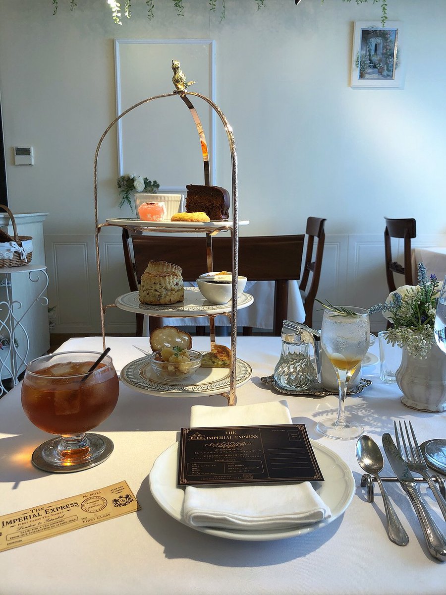 GRACE08468403's tweet photo. アフタヌーンティー、Cafe Britishさん( ˉ͈̀꒳ˉ͈́ )✨
プラン
・The Imperial Express Afternoon Tea(インペリアルエクスプレス アフタヌーンティー)
#東京 #六本木 #カフェ #CafeBritish #英国 #メイド #アフタヌーンティー #紅茶 https://t.co/JNMHu9VYsF