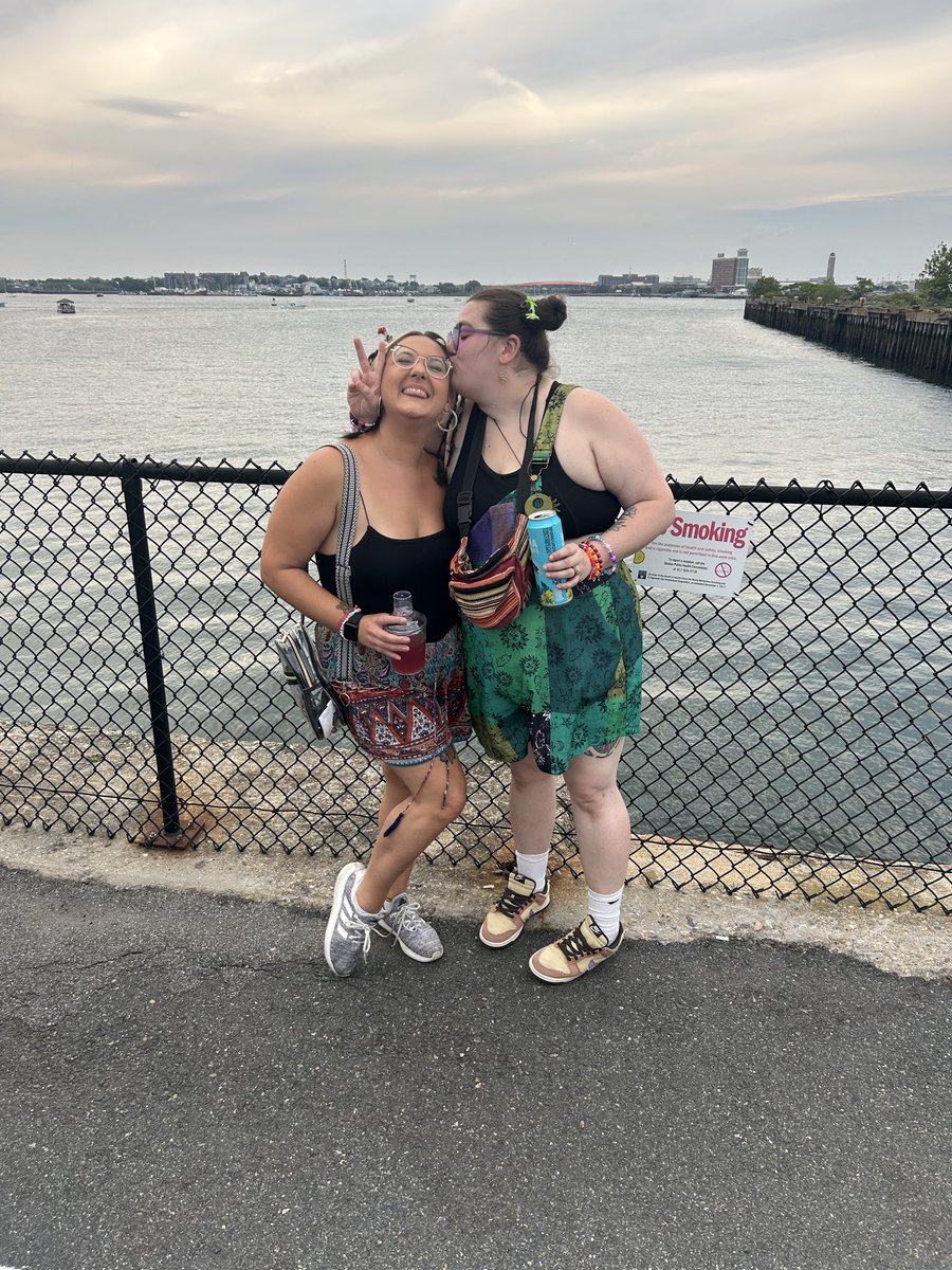 maddi1599's tweet photo. levity x tape b x finger with my LOVESSSSS @HashtagJennaaa @RynoLive_ https://t.co/sHDgX9cBPm