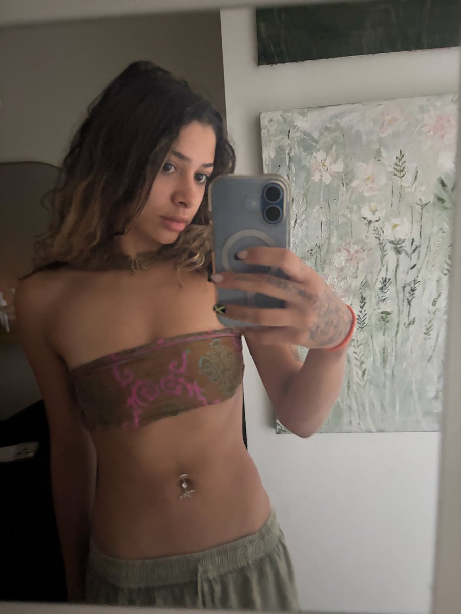Chanelkitti's tweet photo. Check my Instagram 
@Chanelkittii

#torontocreator
#onlyfans https://t.co/YiiptIKdXg