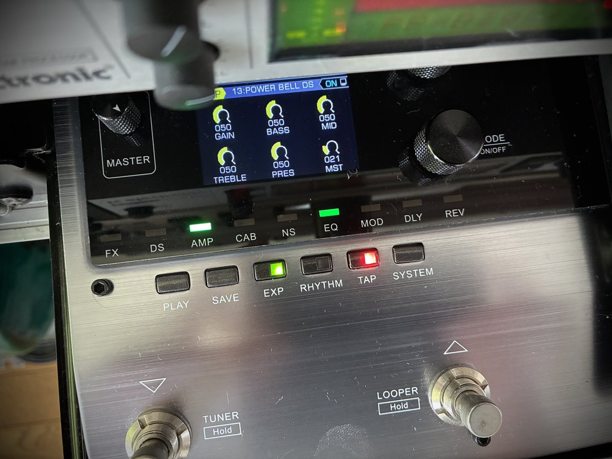 mleeproject999's tweet photo. いただきもののマルチで音作り。
内蔵アンシミュ全部試してみたところ、パワーアンプに繋ぐならENGL POWERBALL風が上から下まで綺麗に出て一番いい感じ https://t.co/DXtEbJEecw