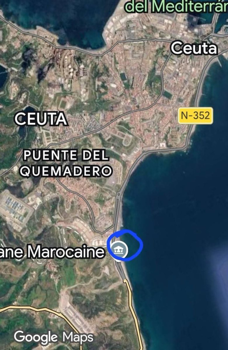 antipentac52268's tweet photo. Ma sono solo io a pensare che per attraversare questo frangiflutti, a Ceuta sono morte 80 persone?
Perché nessuno lo dice?
Non hanno fatto 10 km a nuoto fino a Gibilterra o come i Cubani verso Key West, o peggio affondati con i barconi. 
Questi dovevano attraversare un frangiflutti..... Ne sono morti 80.......idioti.....