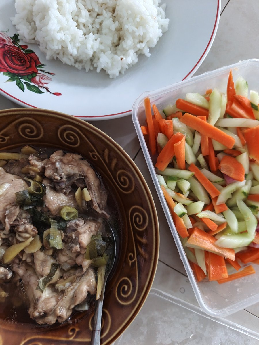 wonthereal's tweet photo. Hari ini masak ayam kukus jahe enakkkk bgt ditambah acar 😋 https://t.co/SveBtgShNB